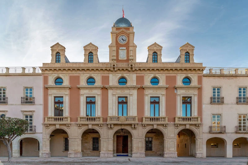 Instituciones y ayuntamientos
