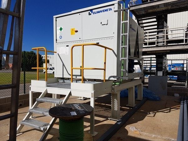 Enfriadora de agua producción en industria automóvil SE Martorell